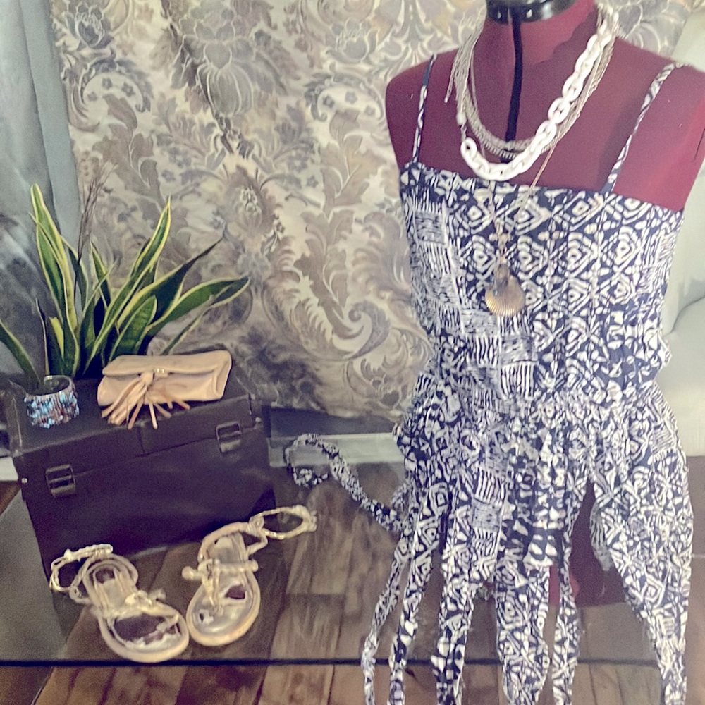 Super cute boho top / dress/ tunic with fringe and pockets